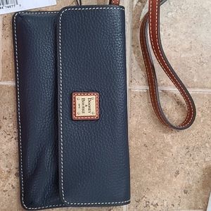 Cross body dooney and bourke